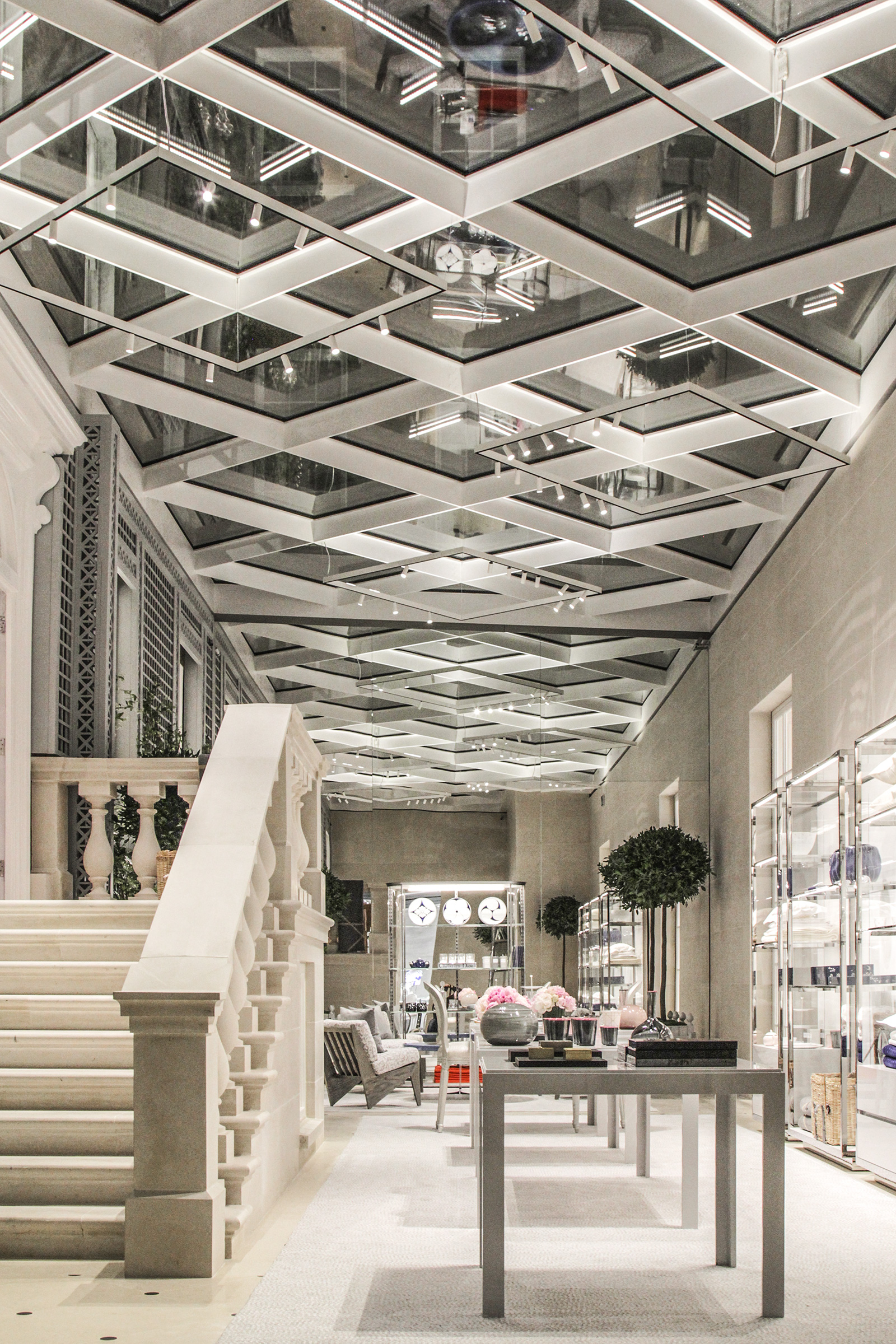 Dior Miami Boutique - Facade Lighting - Metis Lighting